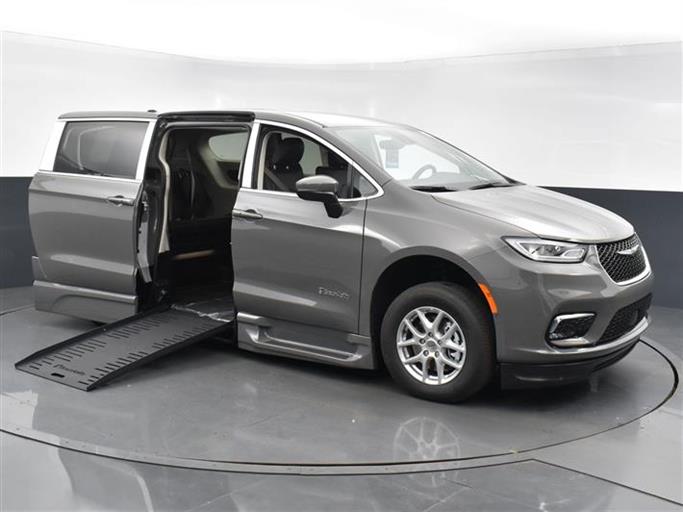 New 2023 Chrysler Pacifica PCTOURING PR579196 | BraunAbility