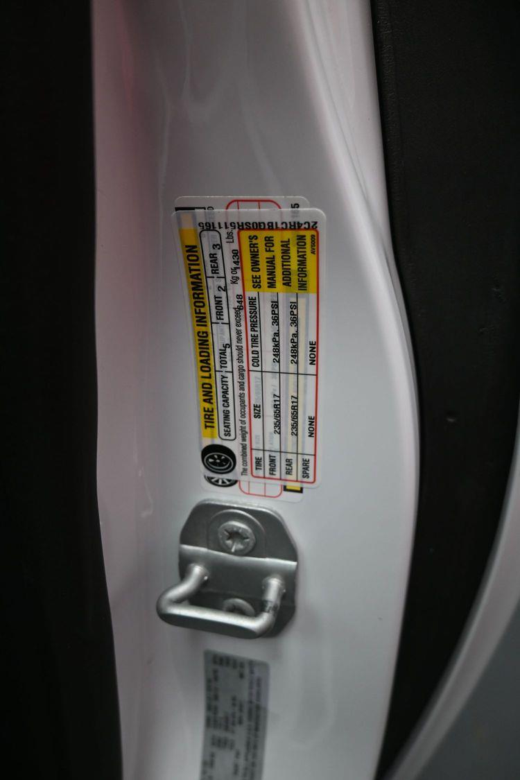 Certified Pre-Owned 2025 Chrysler Pacifica Select
