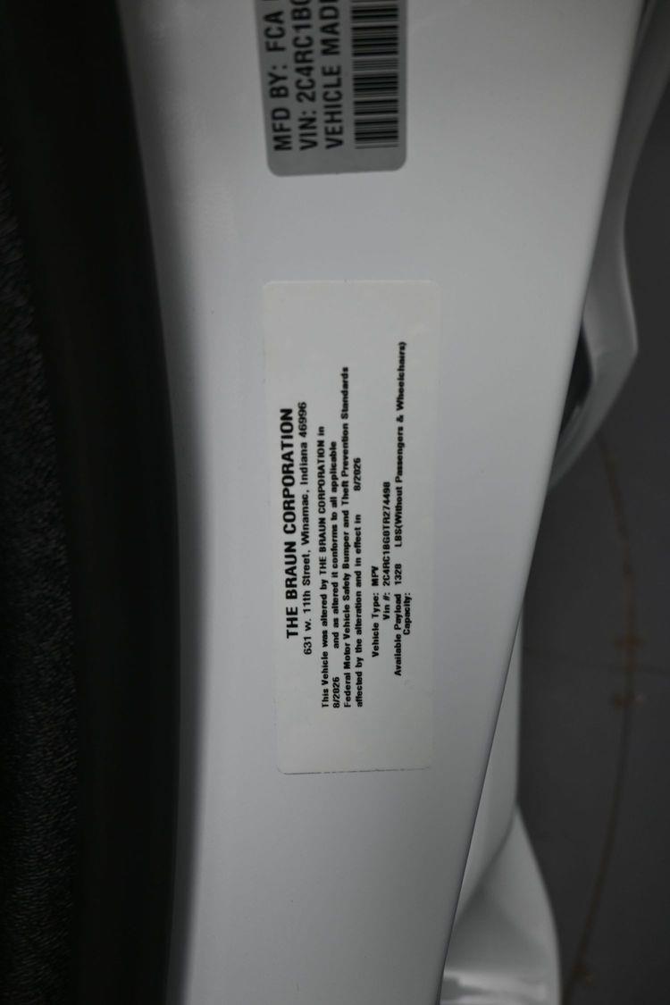 New 2026 Chrysler Pacifica Select