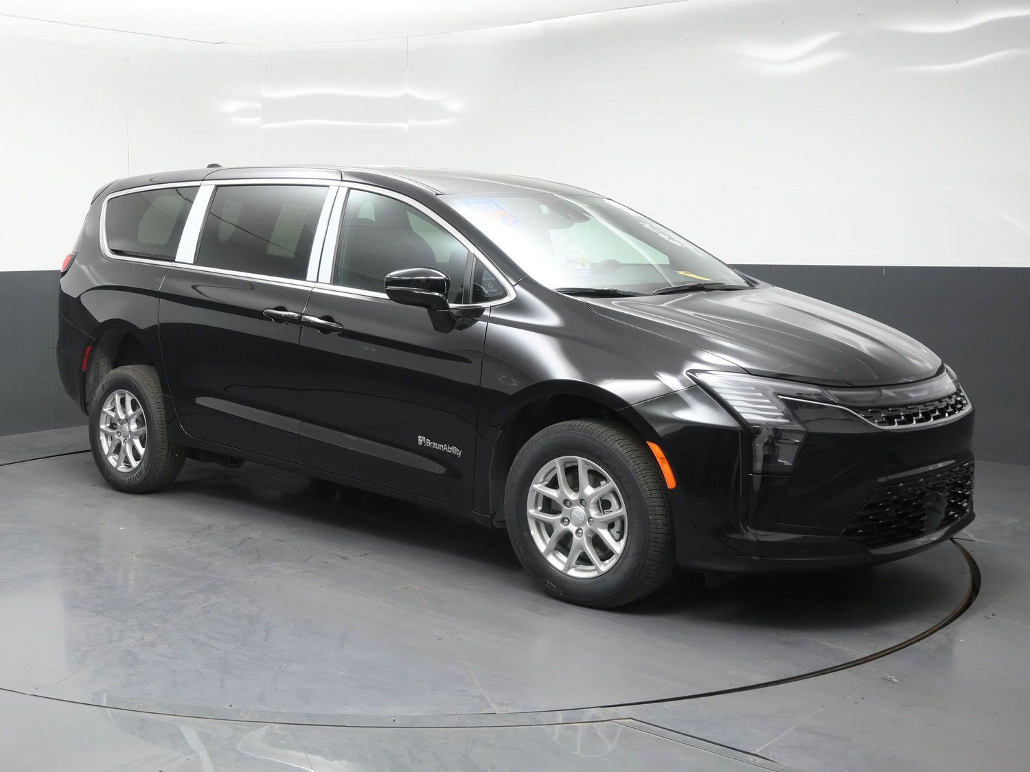 New 2027 Chrysler Pacifica Select