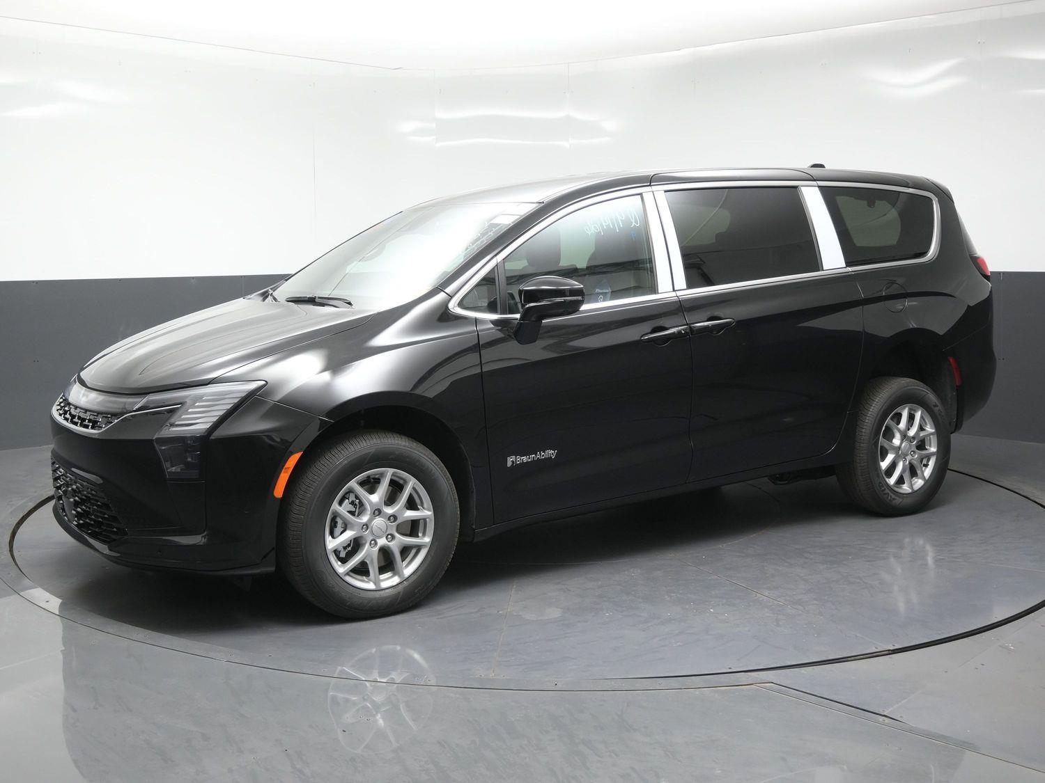 New 2027 Chrysler Pacifica Select