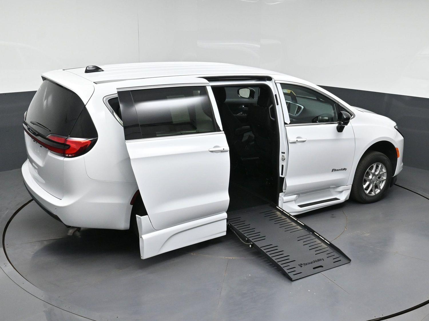 New 2027 Chrysler Pacifica Pacifica