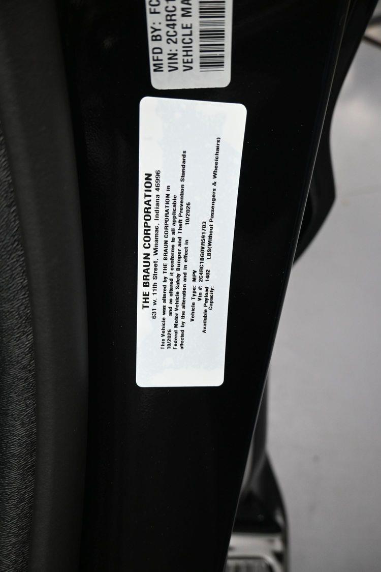 New 2027 Chrysler Pacifica Select