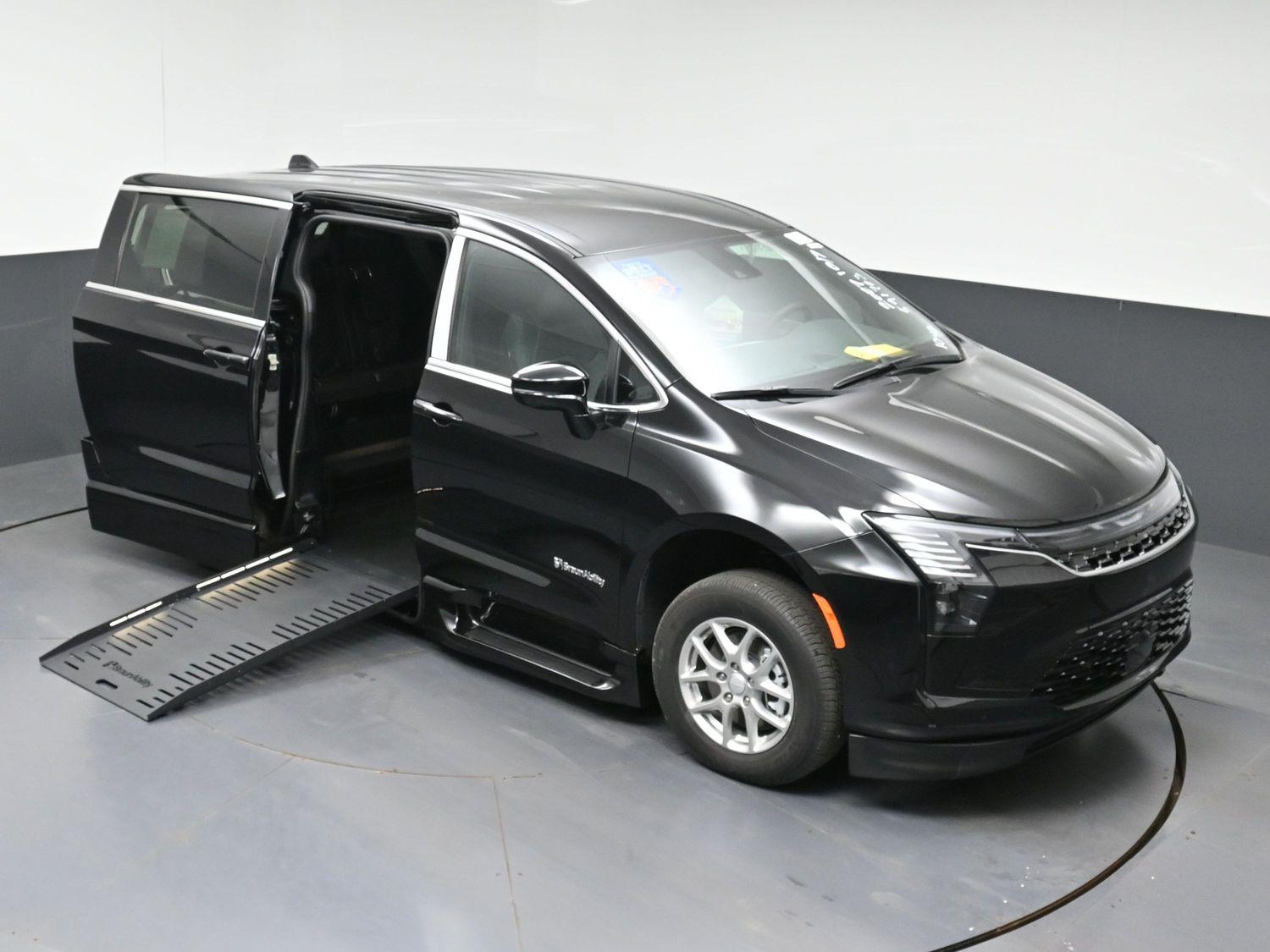 New 2027 Chrysler Pacifica Select