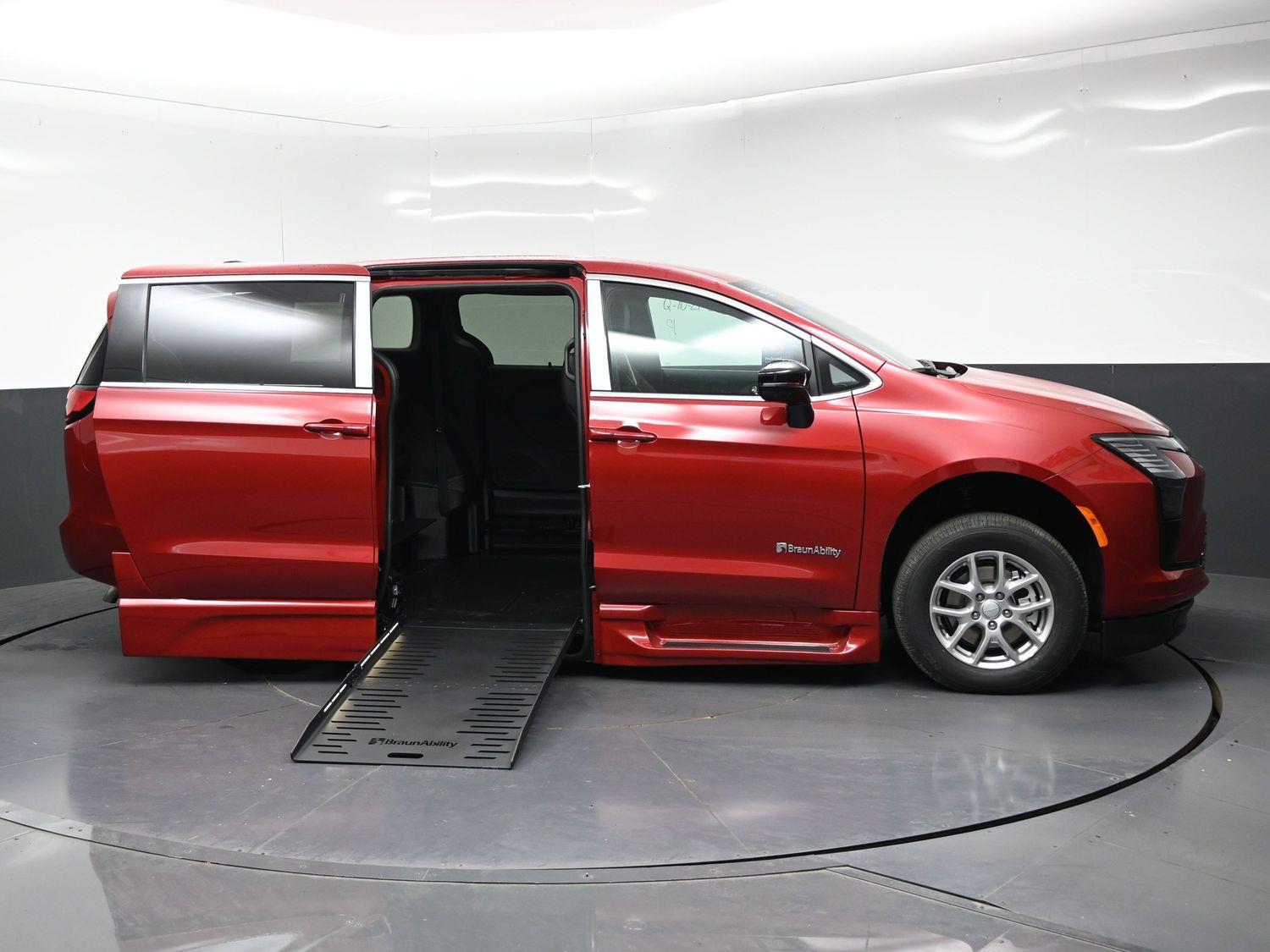 New 2027 Chrysler Pacifica Select