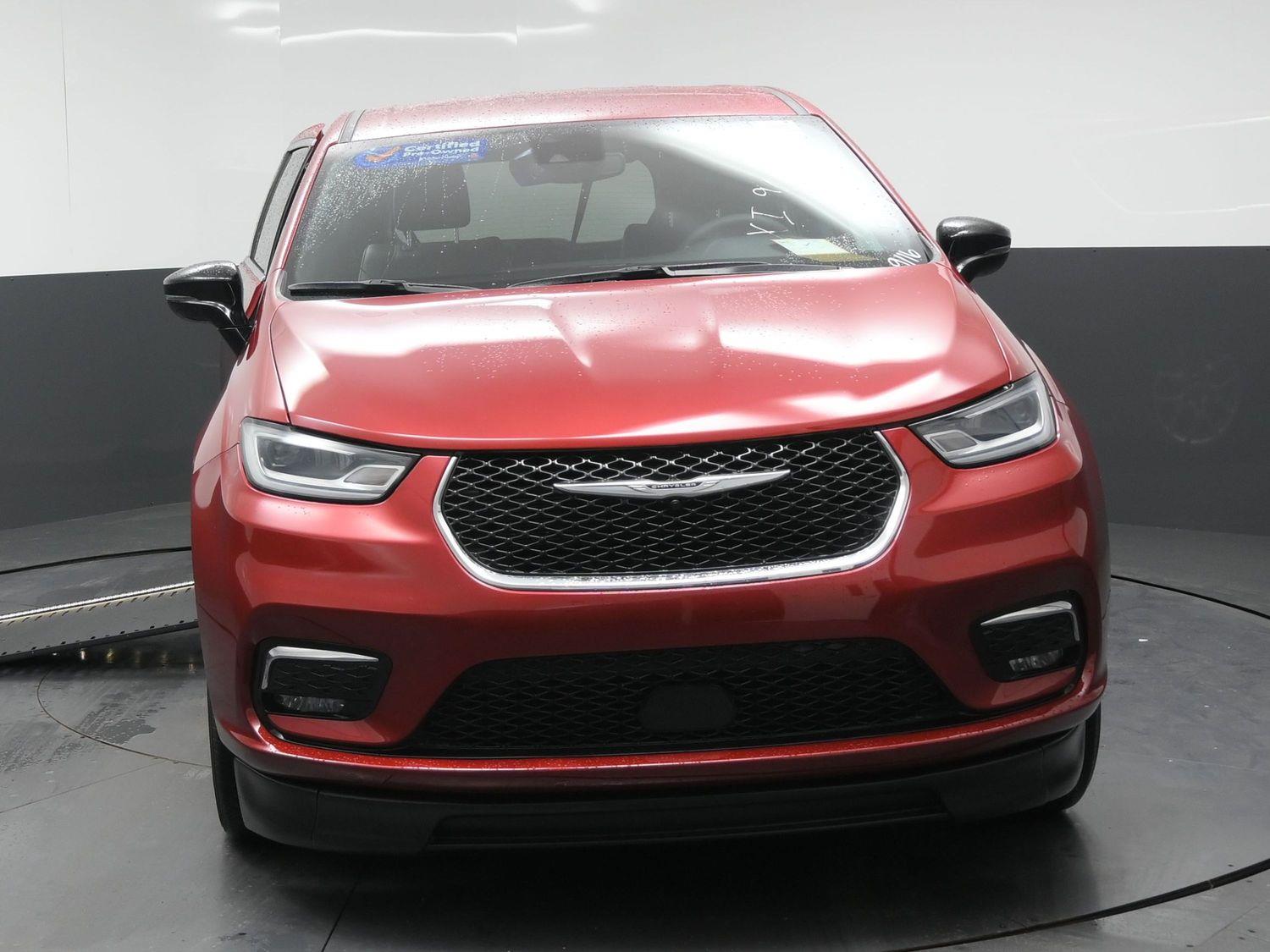 Certified Pre-Owned 2025 Chrysler Pacifica Select