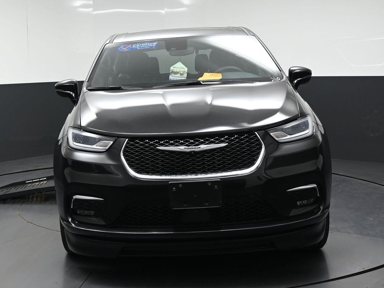 Certified Pre-Owned 2025 Chrysler Pacifica Select