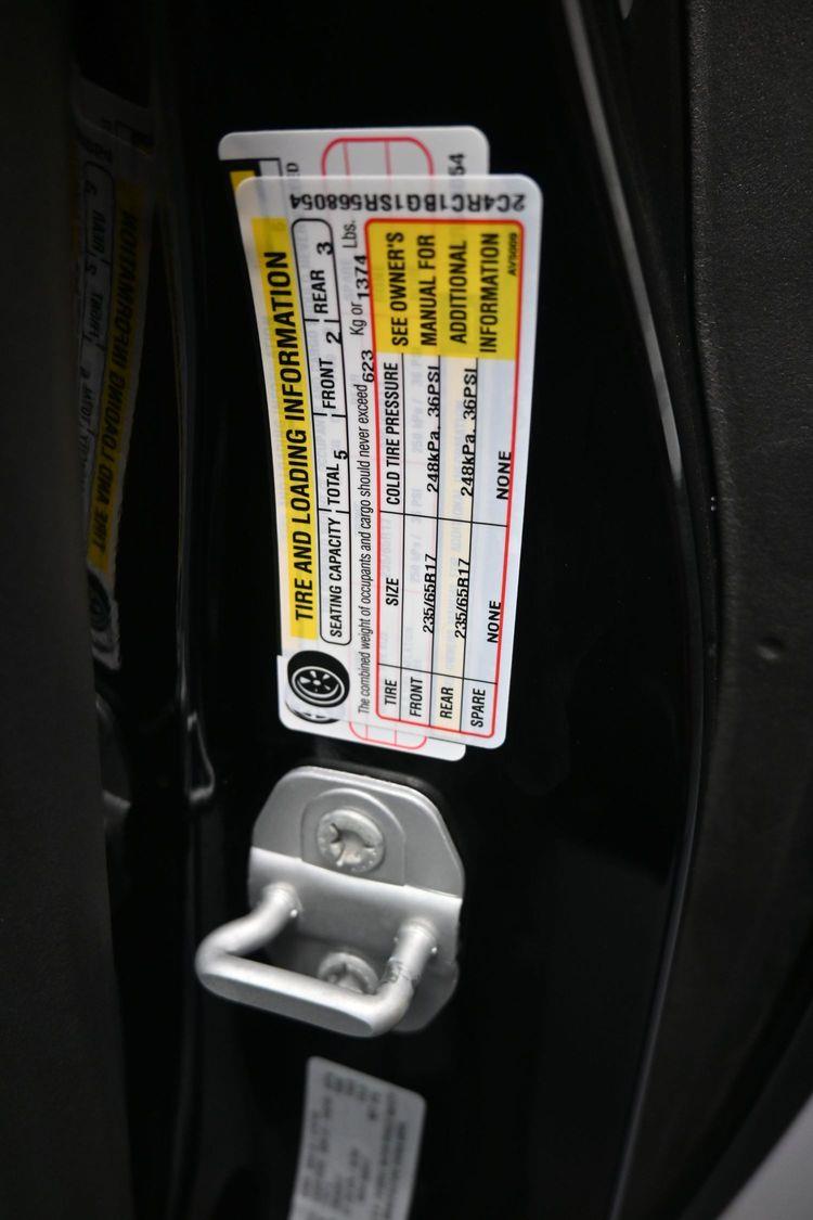 Certified Pre-Owned 2025 Chrysler Pacifica Select