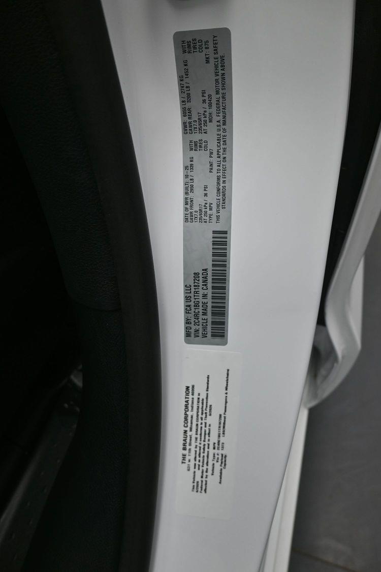 New 2026 Chrysler Pacifica Select