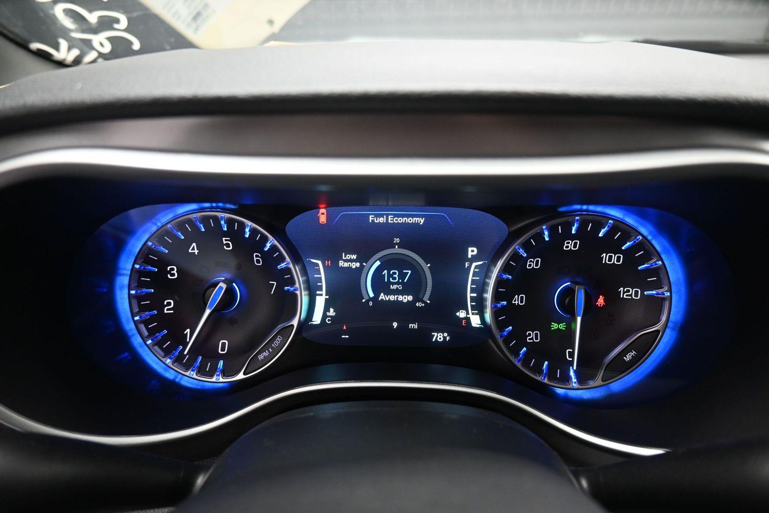 New 2026 Chrysler Pacifica Select