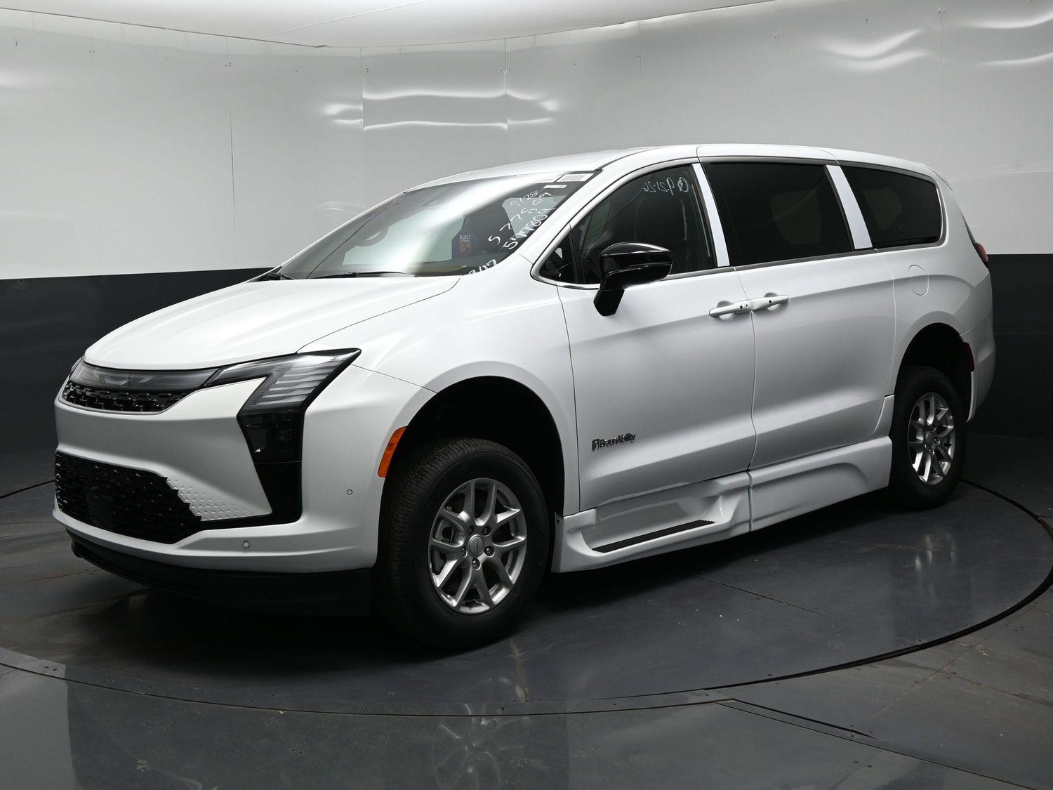 New 2027 Chrysler Pacifica Select