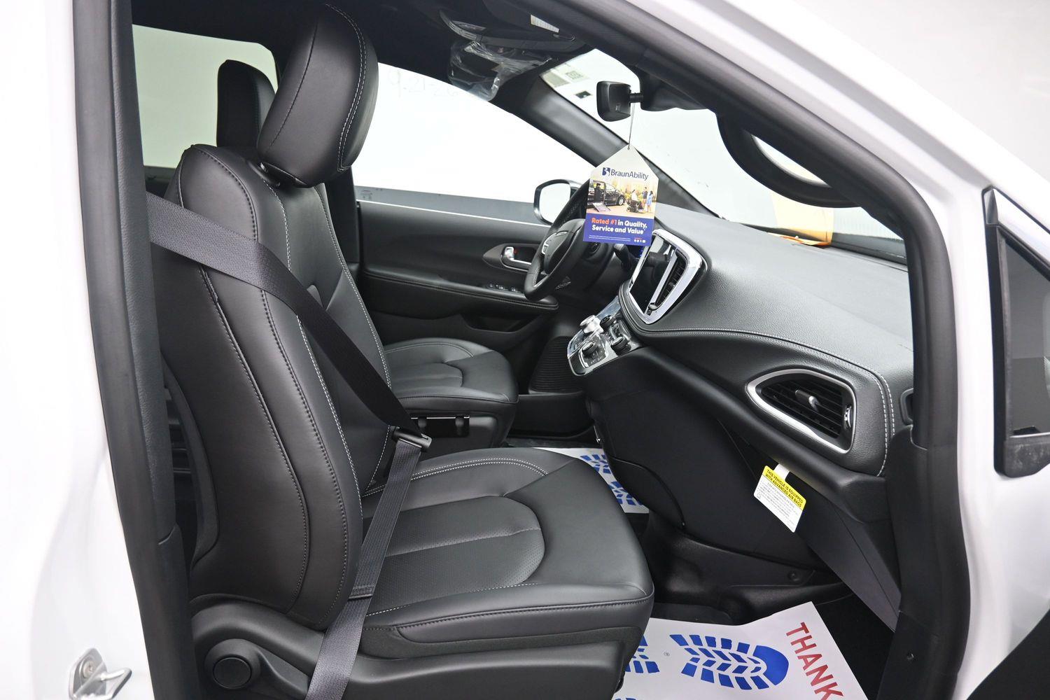 New 2027 Chrysler Pacifica Select