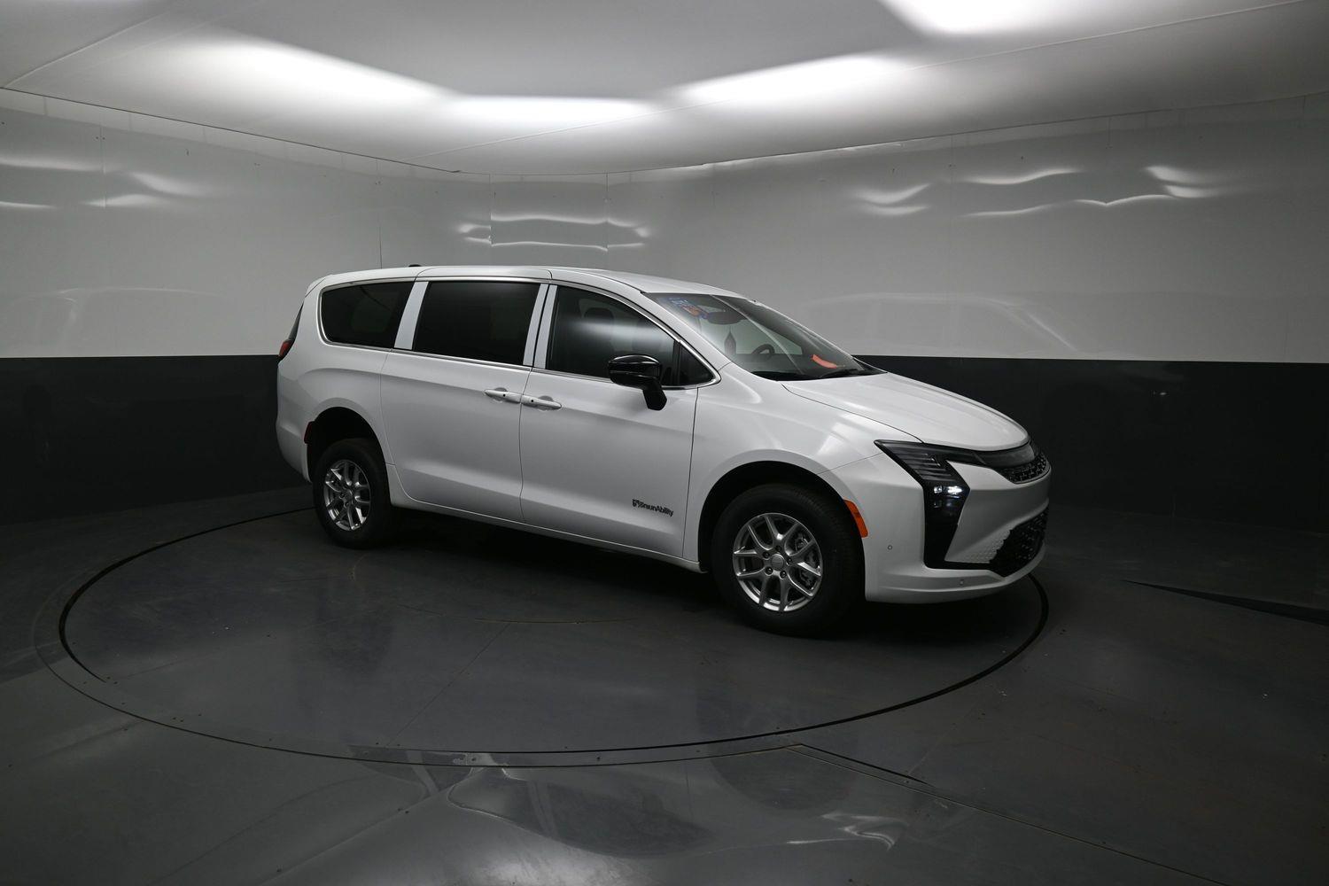 New 2027 Chrysler Pacifica Select