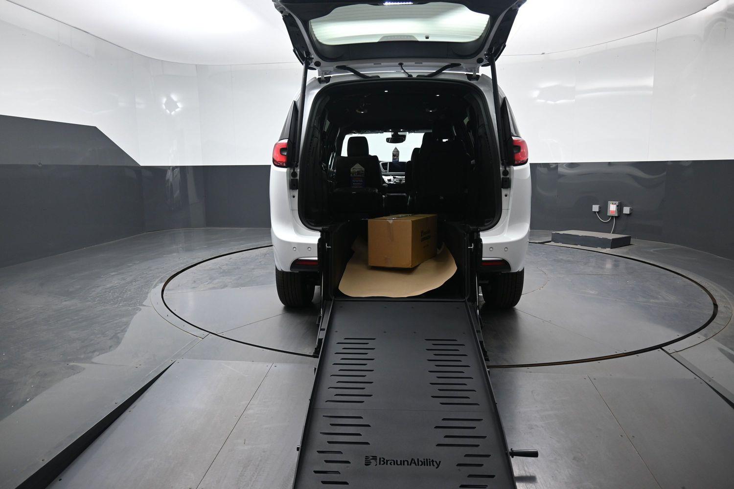 New 2027 Chrysler Pacifica Select