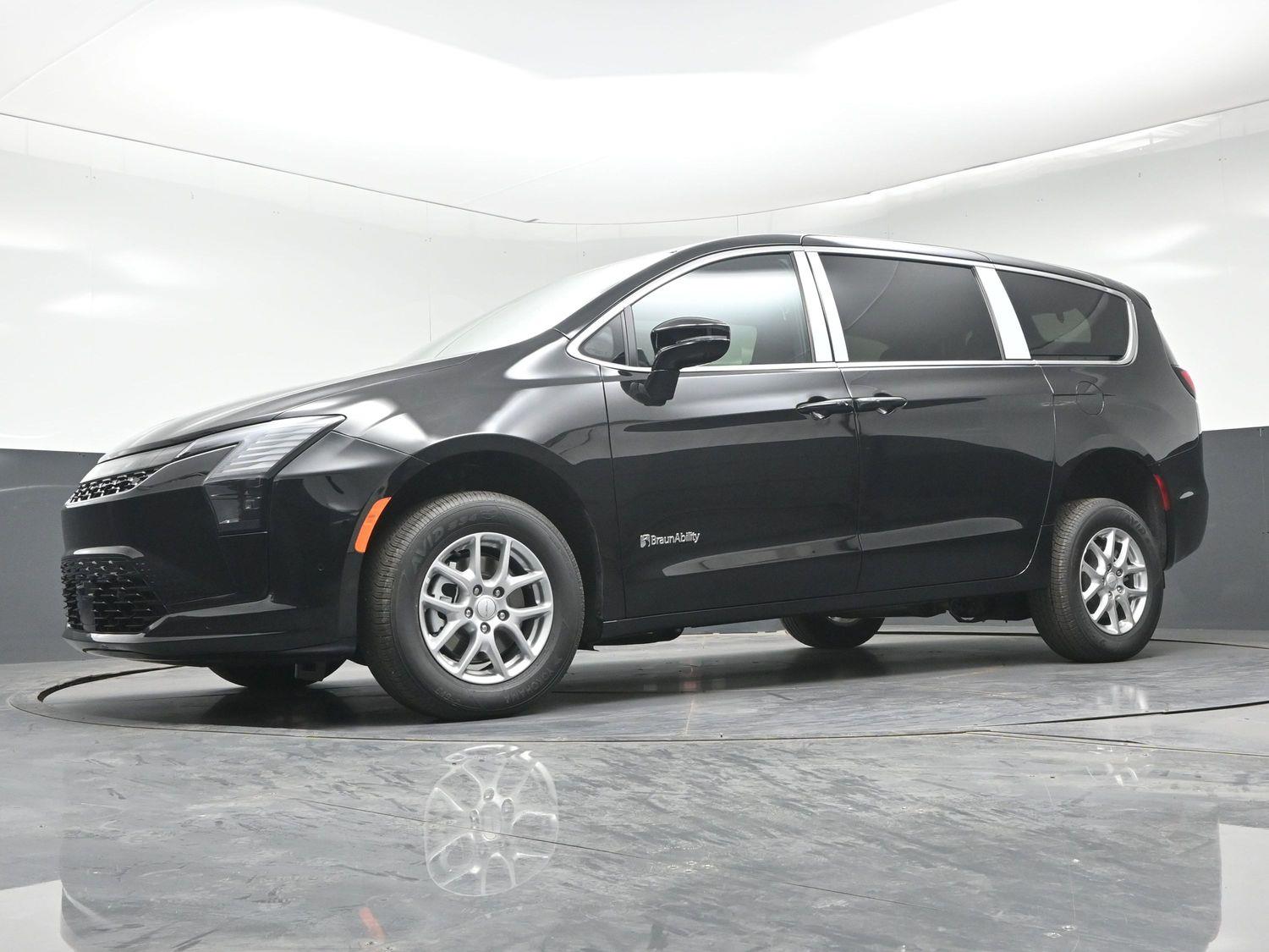New 2027 Chrysler Pacifica Select
