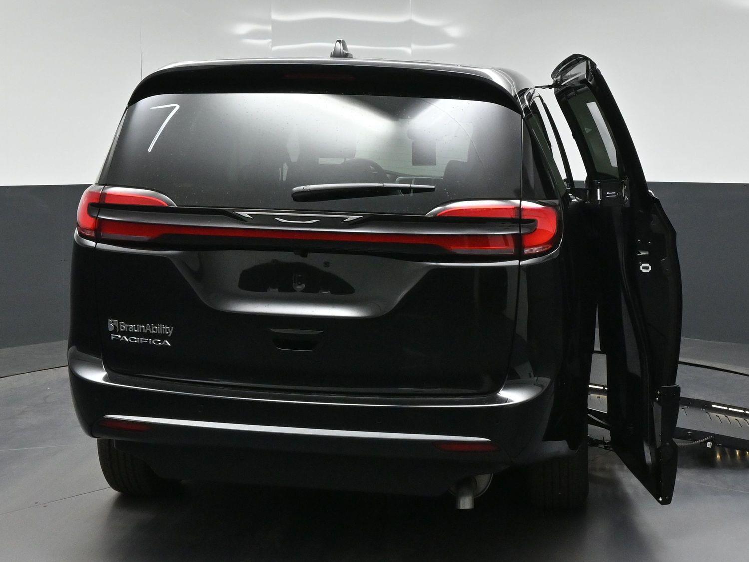 New 2027 Chrysler Pacifica Select