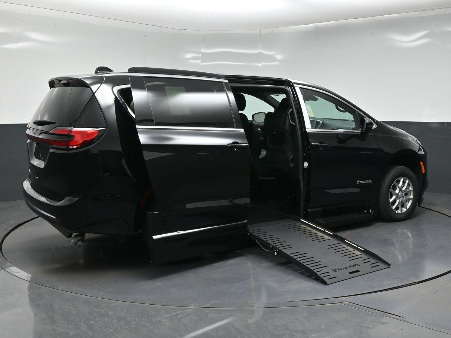 New 2027 Chrysler Pacifica Select