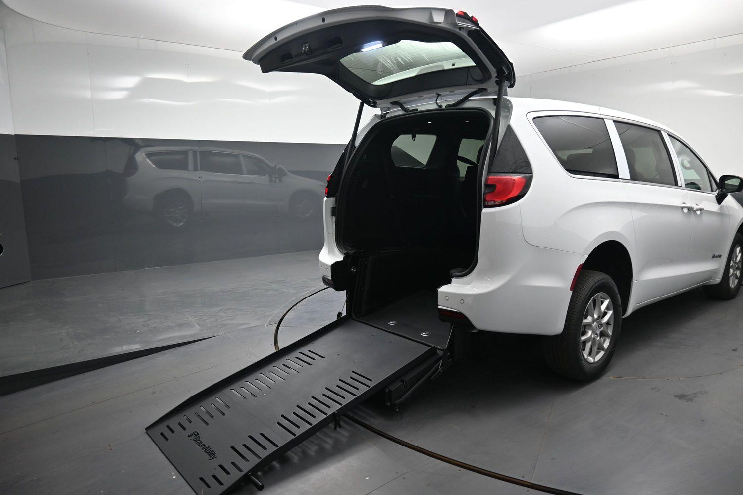 New 2027 Chrysler Pacifica Pacifica