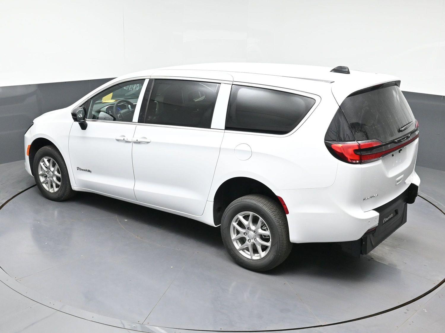 New 2027 Chrysler Pacifica Pacifica