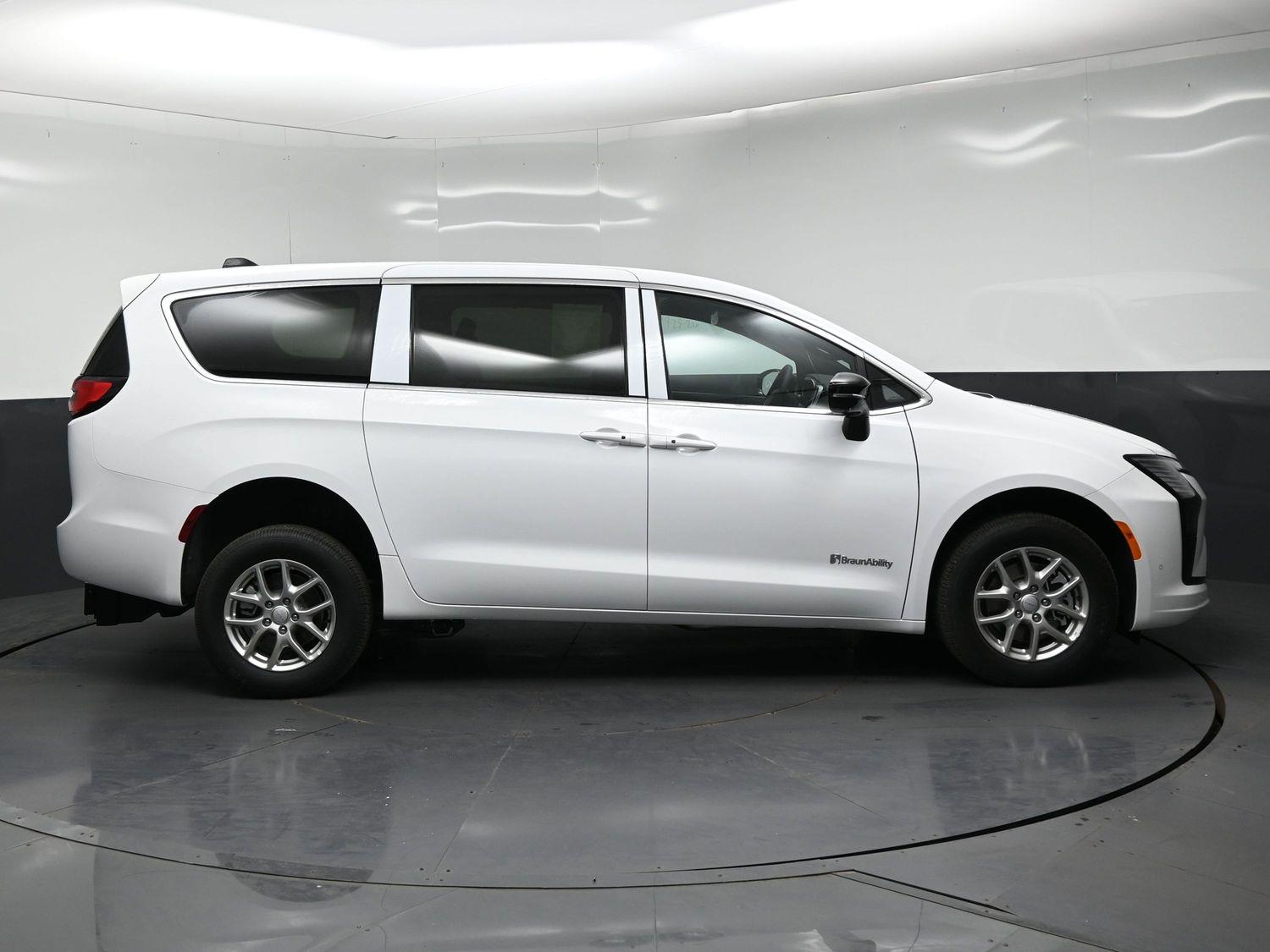 New 2027 Chrysler Pacifica Pacifica