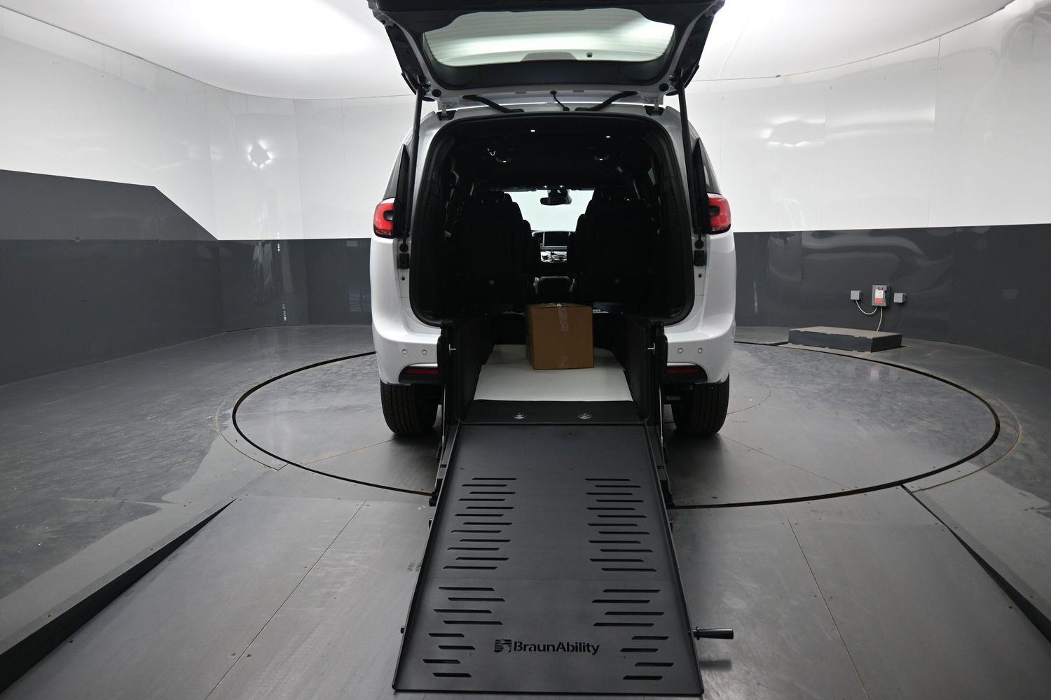 New 2027 Chrysler Pacifica Select