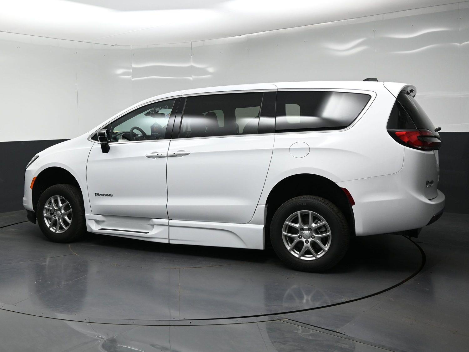 New 2027 Chrysler Pacifica Pacifica