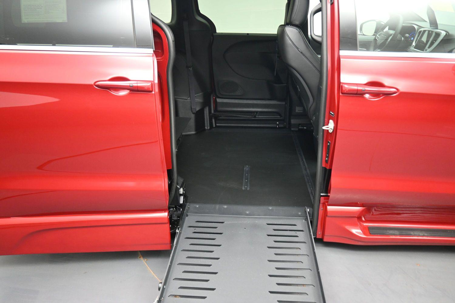 New 2027 Chrysler Pacifica Select