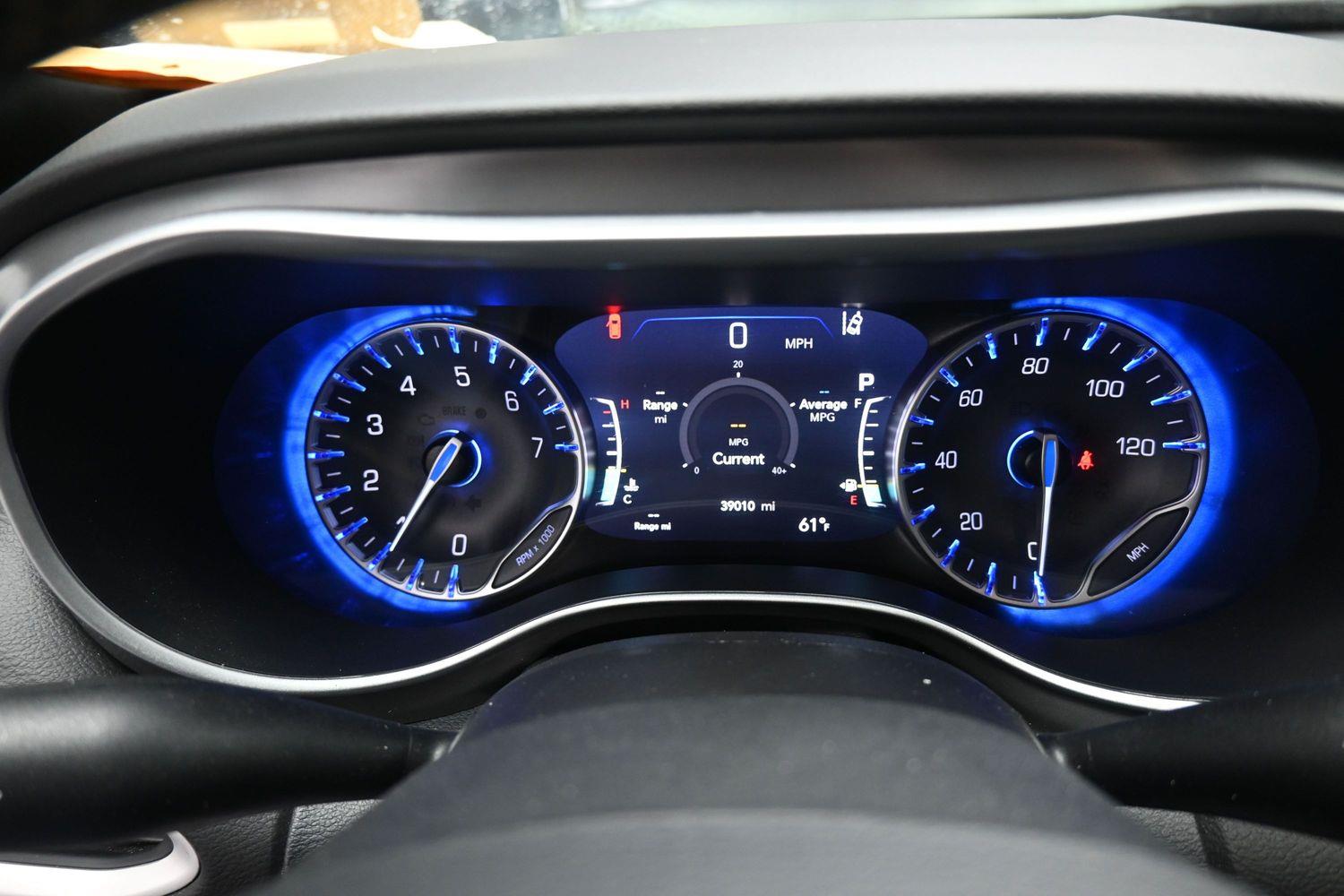 Certified Pre-Owned 2025 Chrysler Pacifica Select