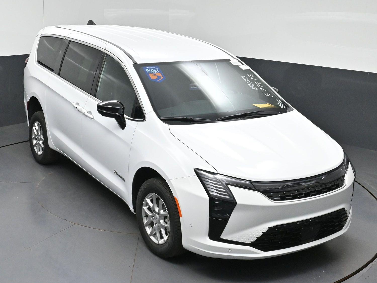 New 2027 Chrysler Pacifica Select