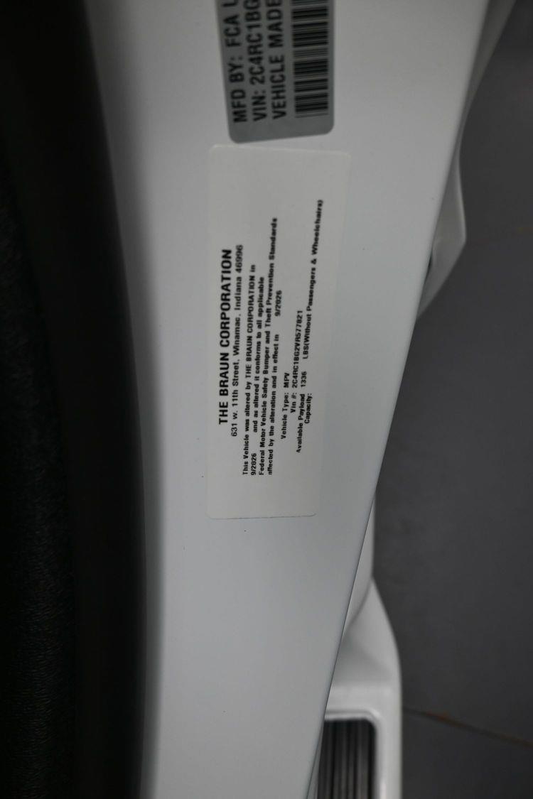 New 2027 Chrysler Pacifica Select