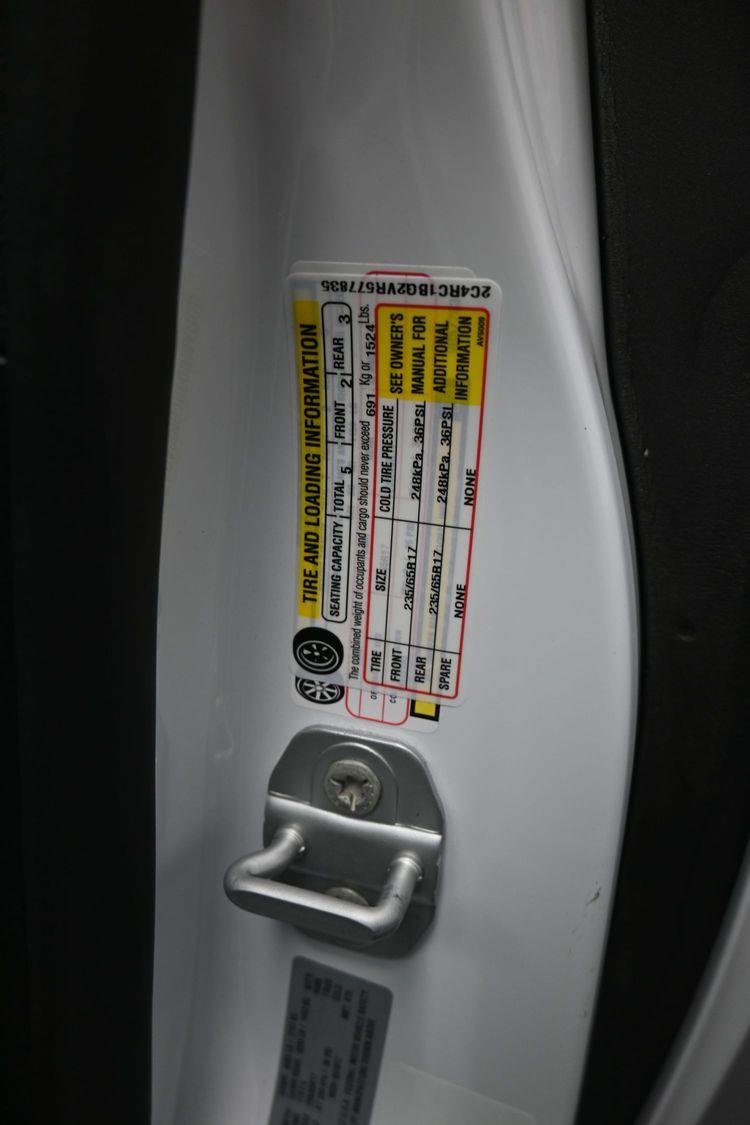 New 2027 Chrysler Pacifica Select