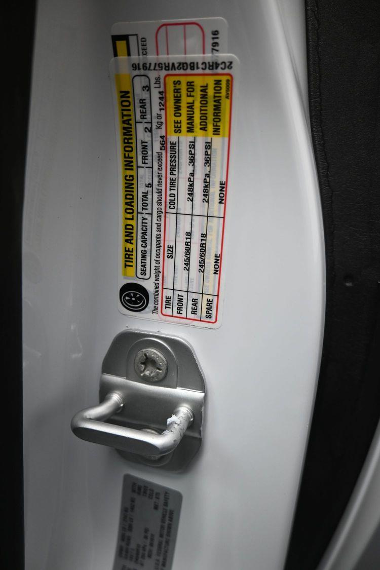 New 2027 Chrysler Pacifica Select