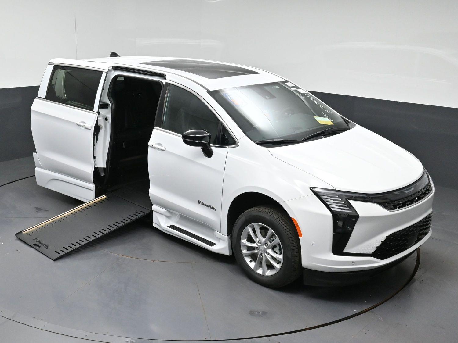 New 2027 Chrysler Pacifica Select