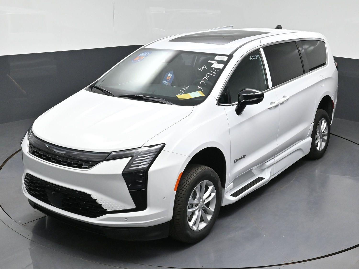 New 2027 Chrysler Pacifica Select