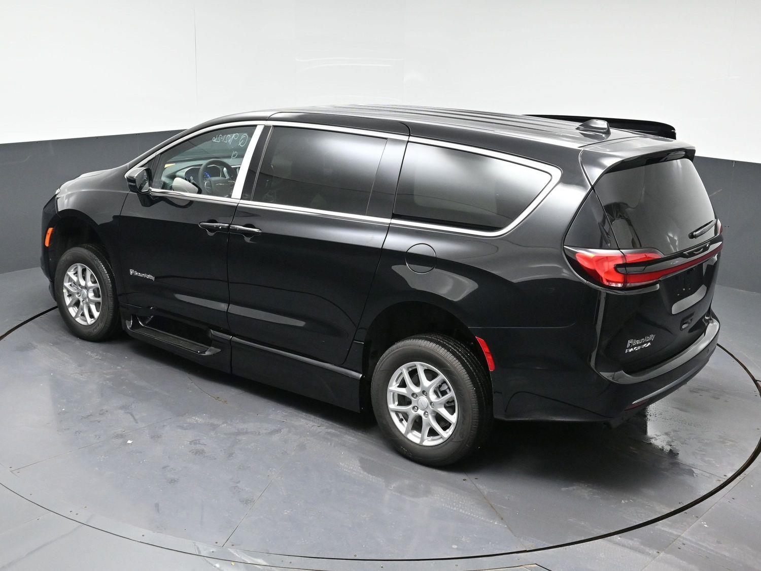 New 2027 Chrysler Pacifica Pacifica