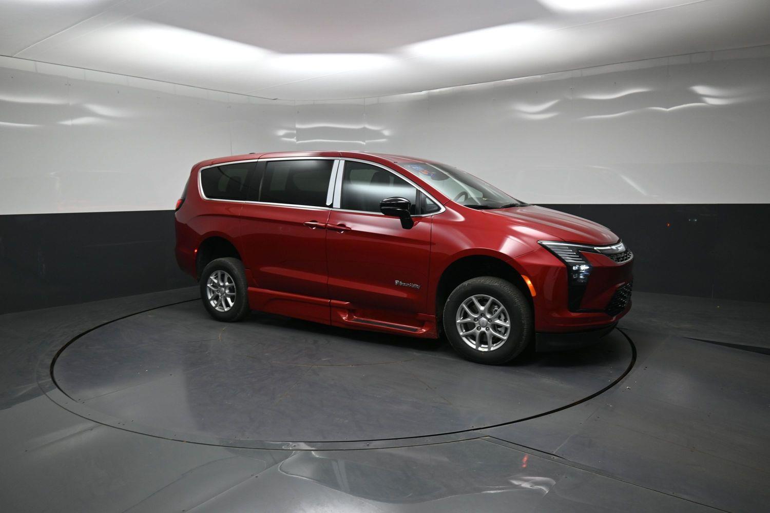 New 2027 Chrysler Pacifica Select