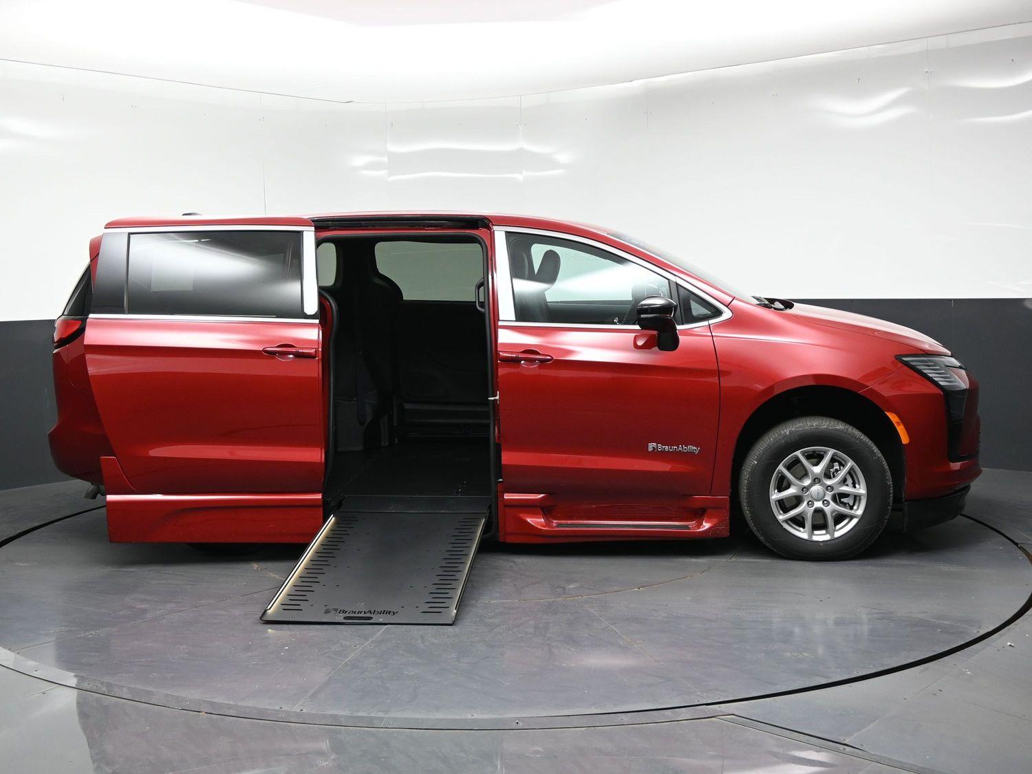 New 2027 Chrysler Pacifica Select