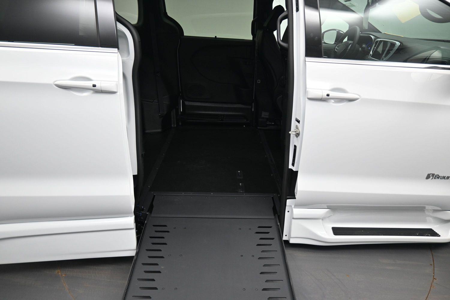 New 2027 Chrysler Pacifica Select