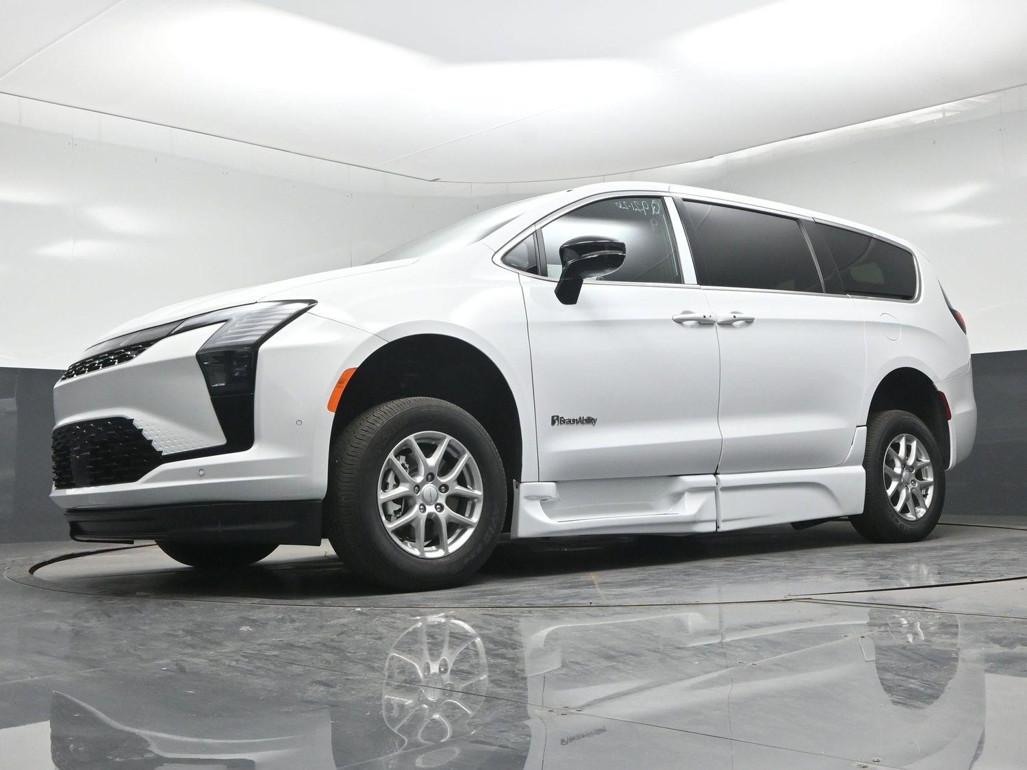 New 2027 Chrysler Pacifica Select