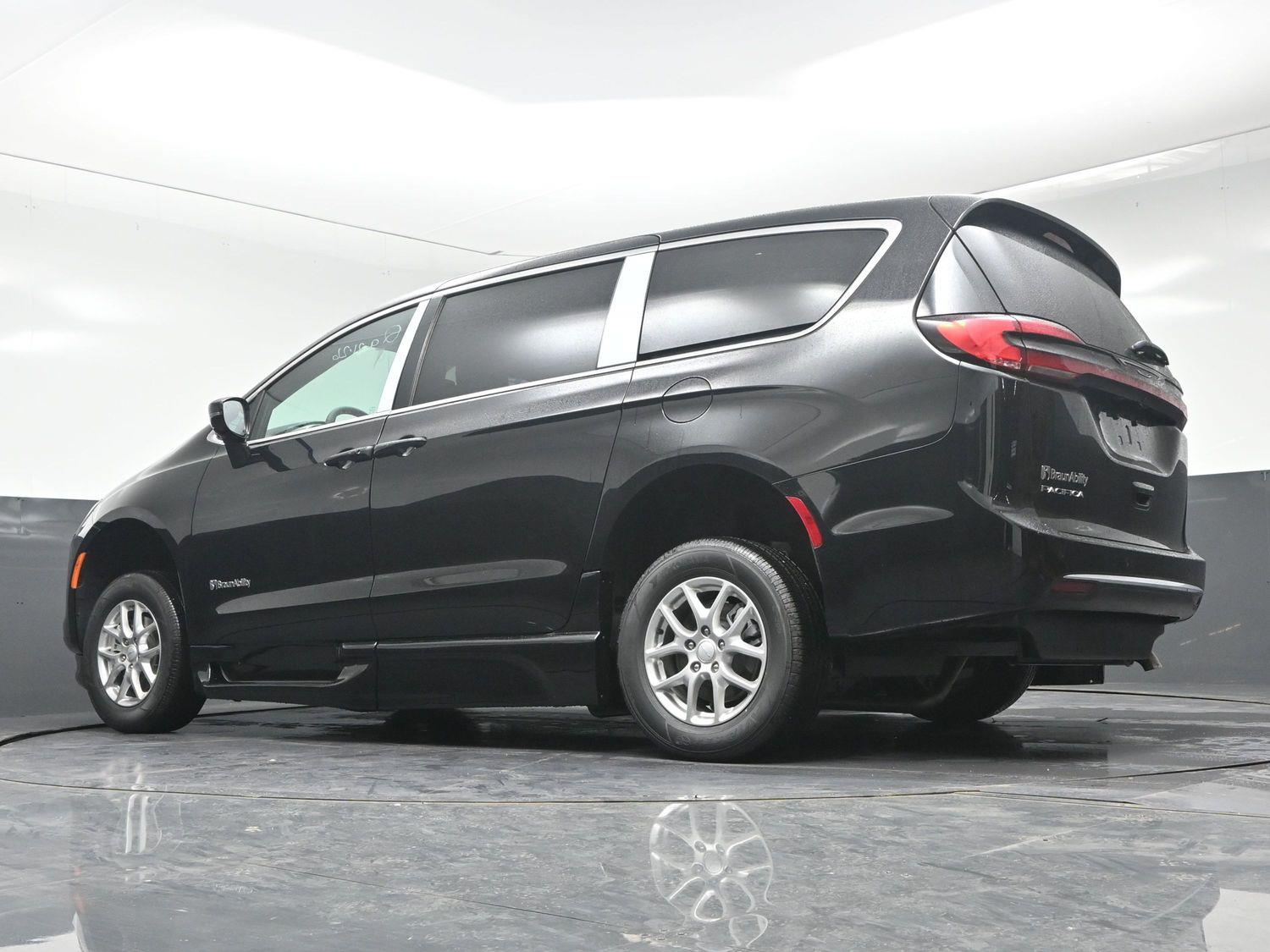 New 2027 Chrysler Pacifica Pacifica