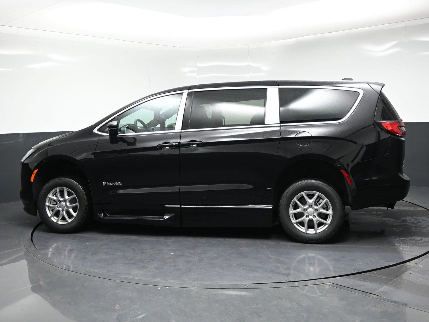New 2027 Chrysler Pacifica Pacifica