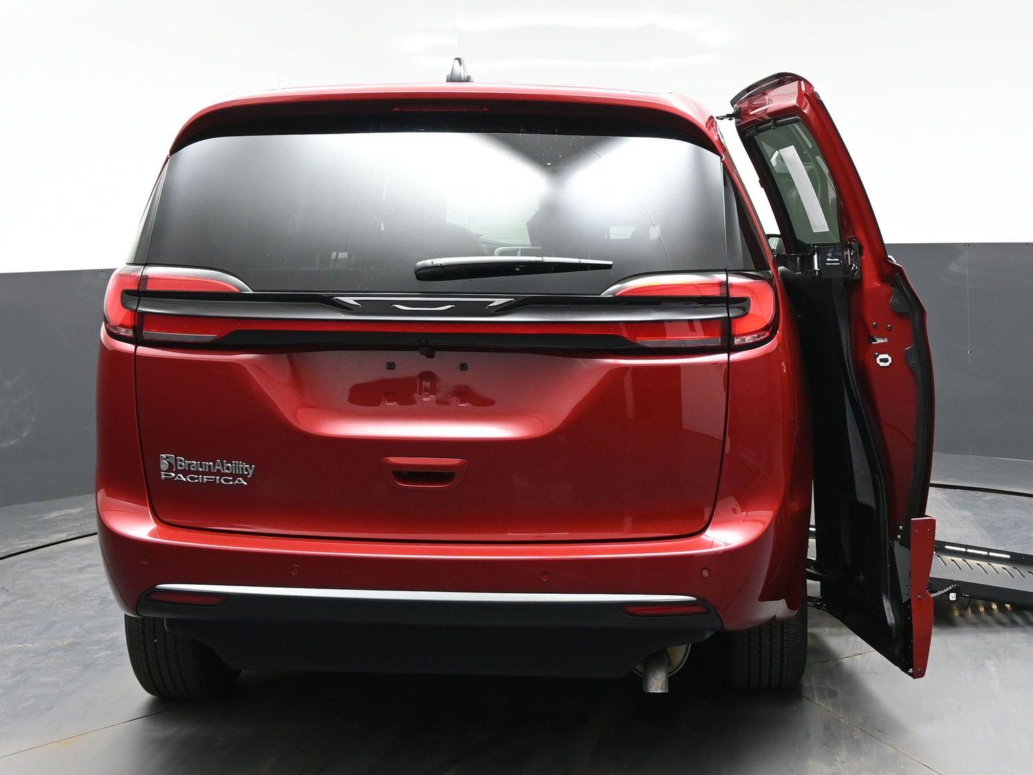 New 2027 Chrysler Pacifica Select