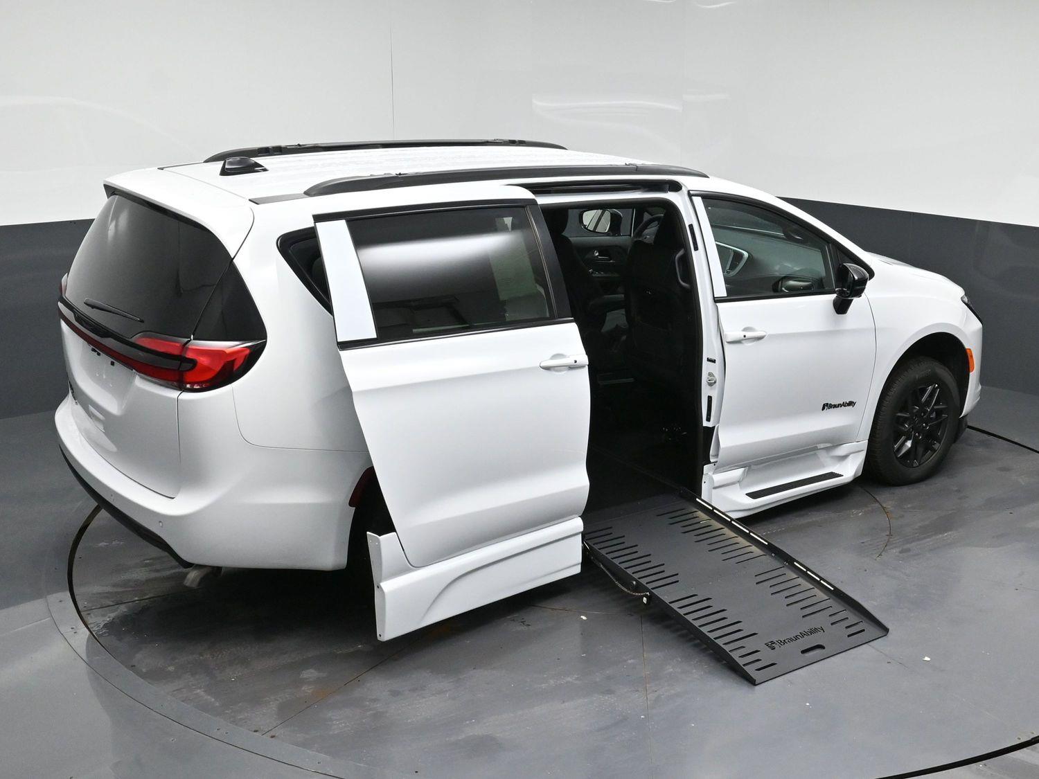 New 2027 Chrysler Pacifica Pacifica