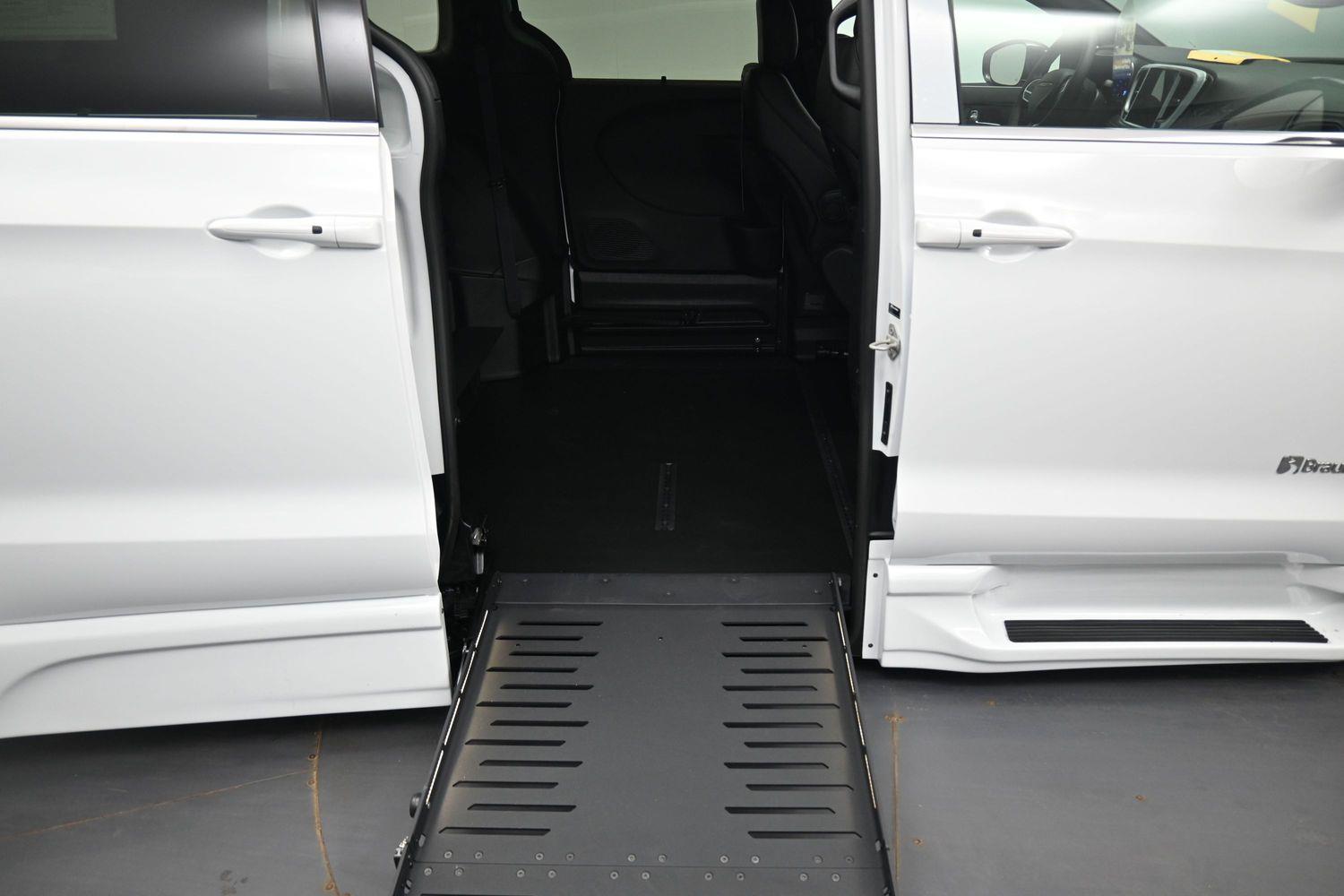 New 2027 Chrysler Pacifica Pacifica