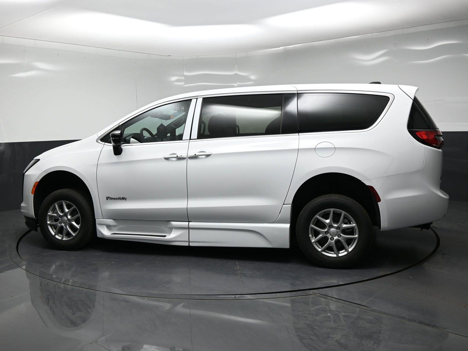 New 2027 Chrysler Pacifica Pacifica