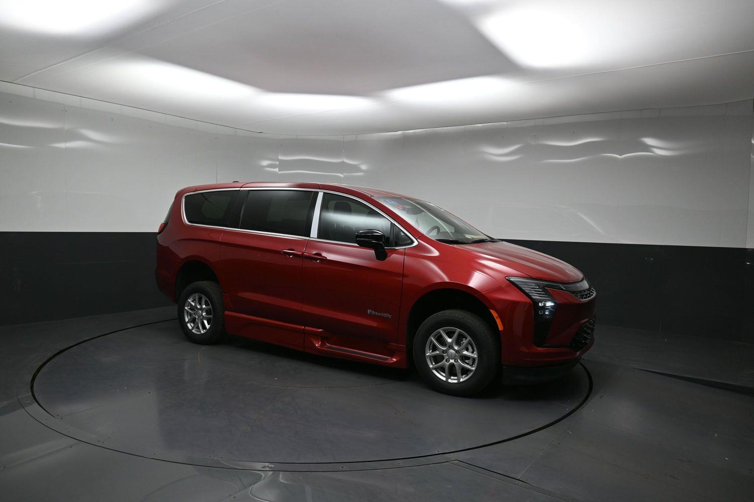 New 2027 Chrysler Pacifica Select