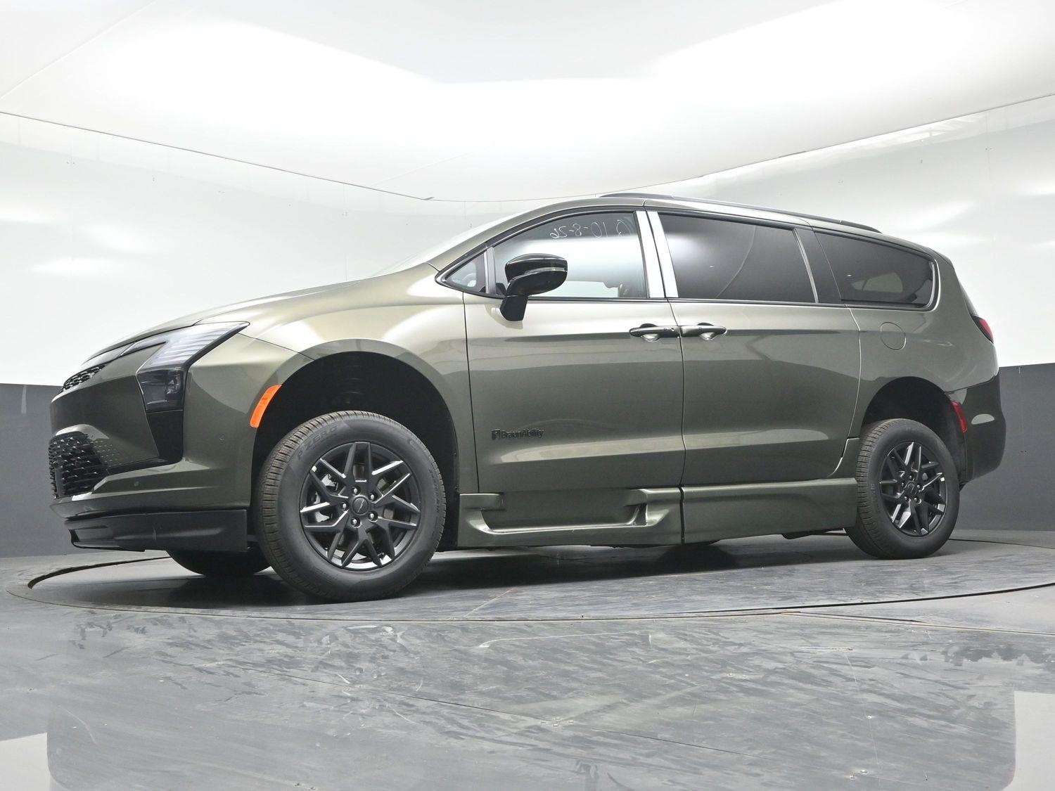 New 2027 Chrysler Pacifica Select