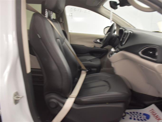 Certified Pre-Owned 2024 Chrysler Pacifica Touring L