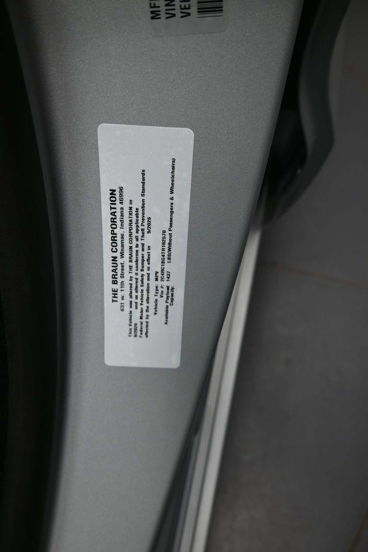 Pre-Owned 2026 Chrysler Pacifica Select - 27l