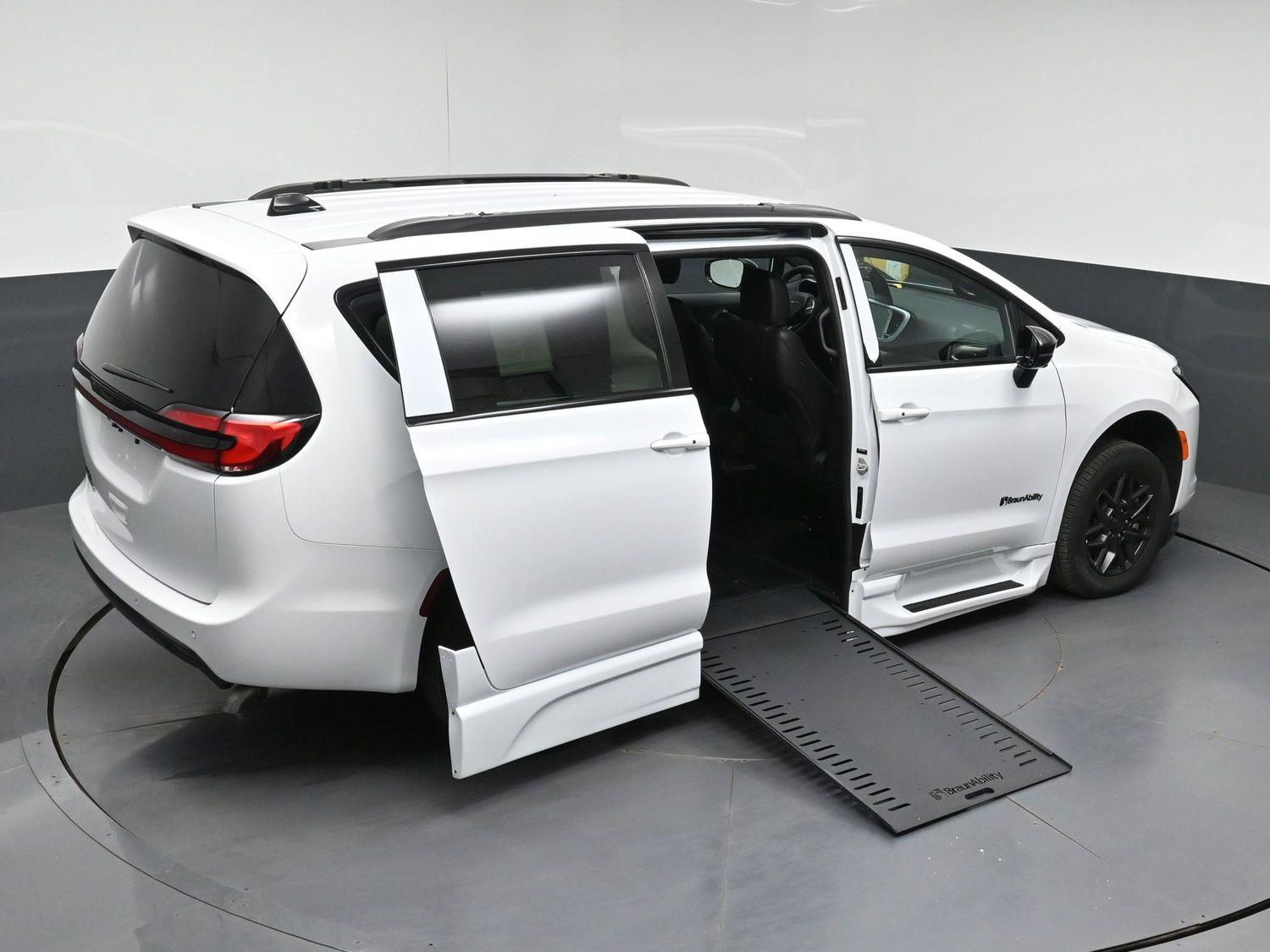 New 2027 Chrysler Pacifica Pacifica